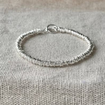 Silverlet Band – Minimalist Silver-Tone Bangle Bracelet